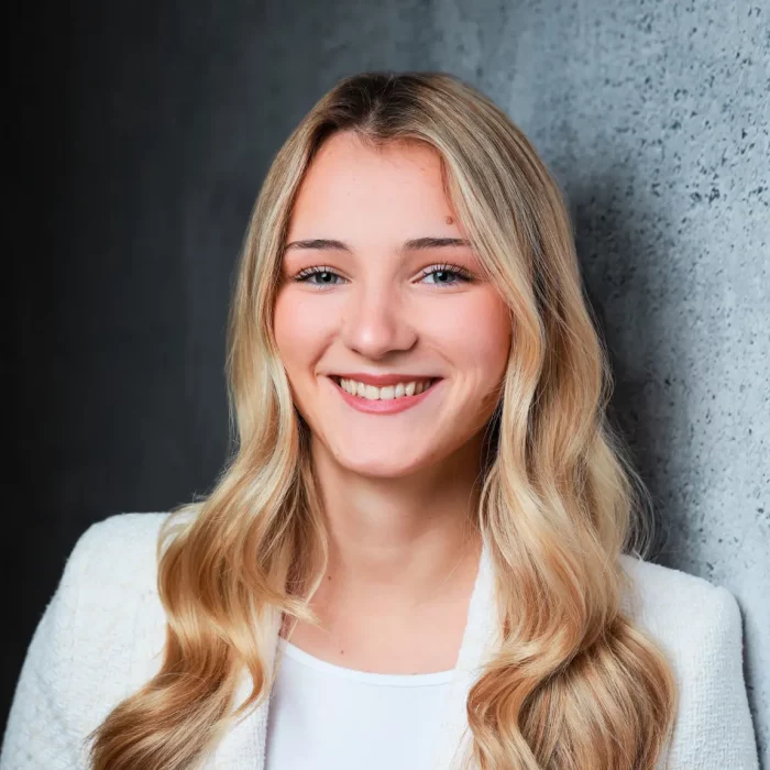 Lehrerin Cornelia
